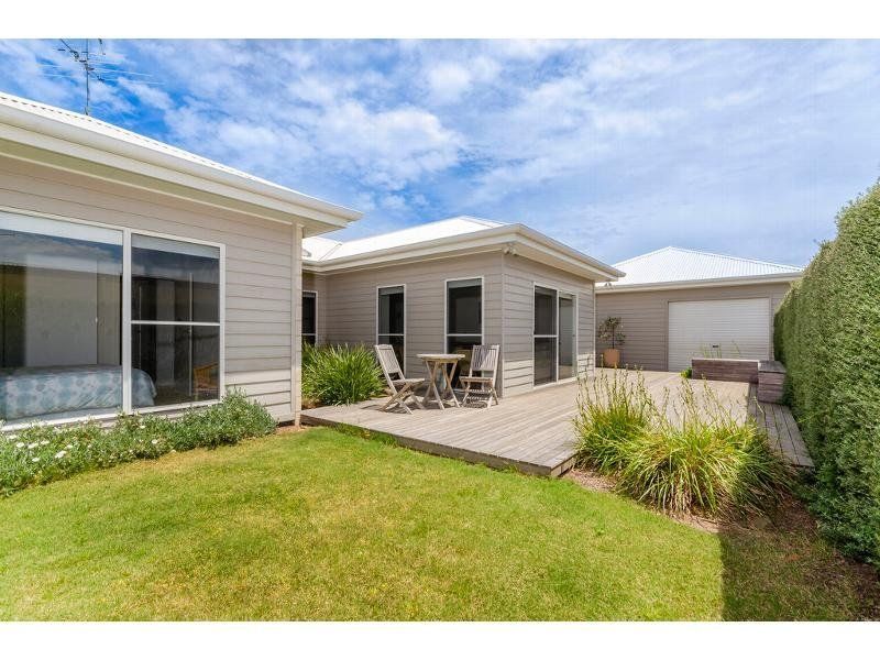 11 Seabank Drive BARWON HEADS VIC, Barwon Heads - Thumbnail 2