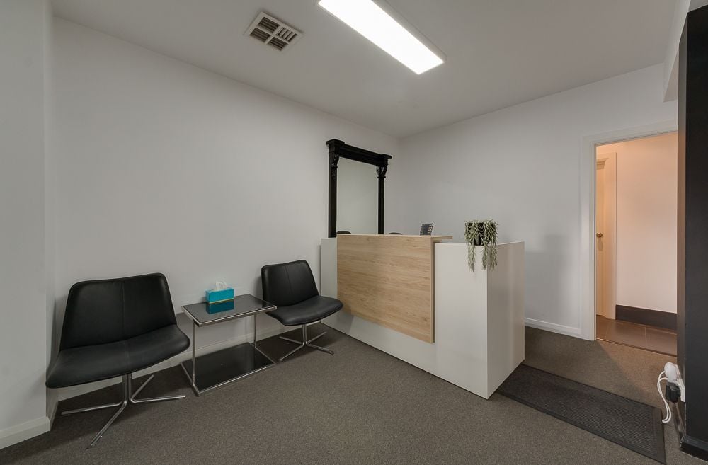 FANTASTIC CENTRALLY BASED FREMANTLE OFFICE!