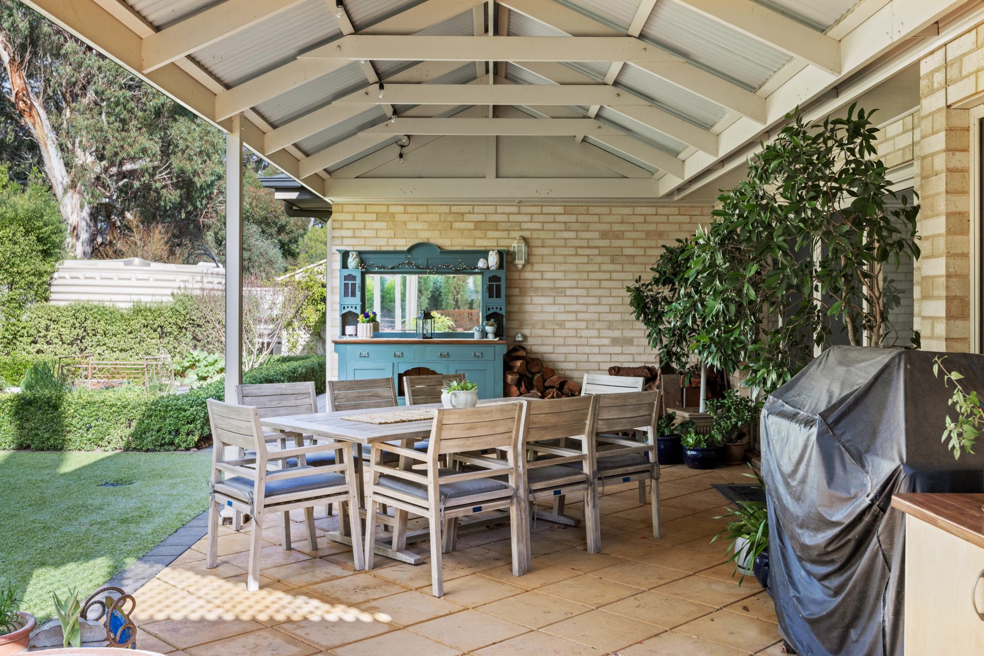 20 Hillcrest Court, Littlehampton Adcock Real Estate