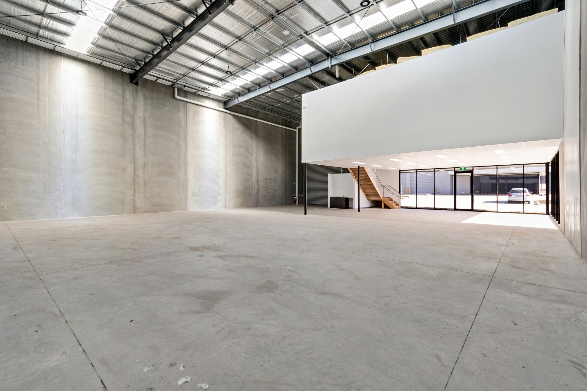 WAREHOUSE/ OFFICE/ SHOWROOM