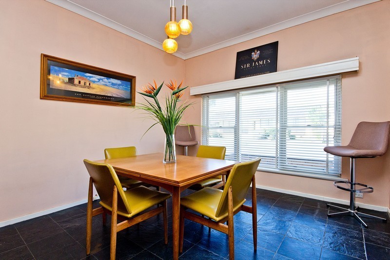 2 Nickels Avenue Park Holme 5043