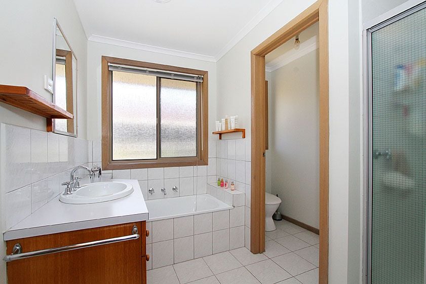 PLEASING HOME ON POLYDOR COURT   *Insp  Tue 10th Nov @ 4:30pm*