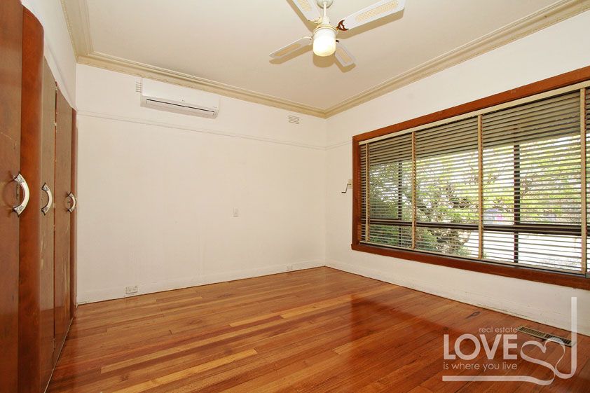 LARGE HOME IN A GREAT LOCATION