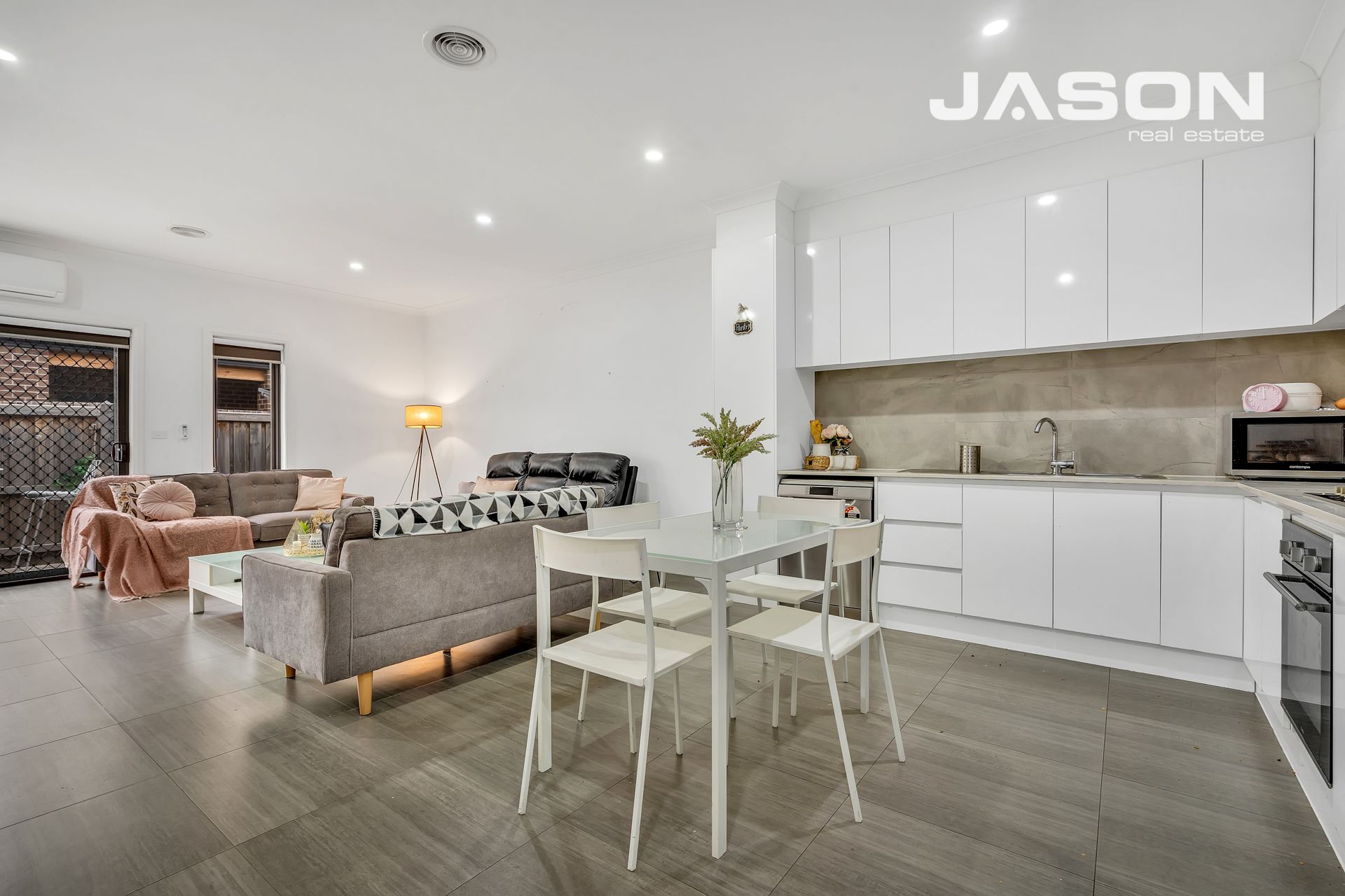 9 Martinshaw Road, Mickleham Jason Real Estate