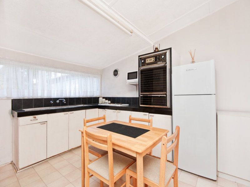 24 Irrubel Avenue, CARINGBAH, Caringbah - Thumbnail 3