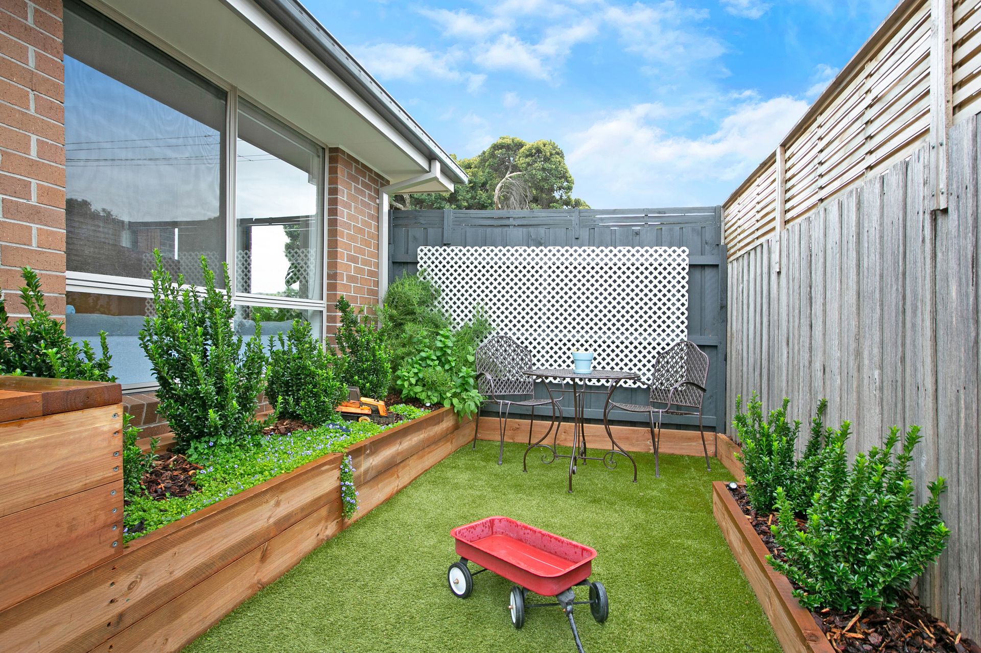 LOW MAINTENANCE LUXURY IN EPPING CENTRAL