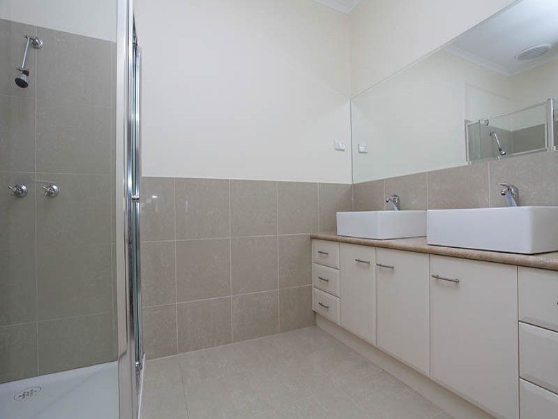 28 Hunts Cross Way, Caroline Springs - Thumbnail 6