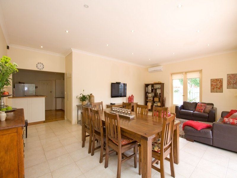 24 Dunbar Terrace Glenelg East 5045