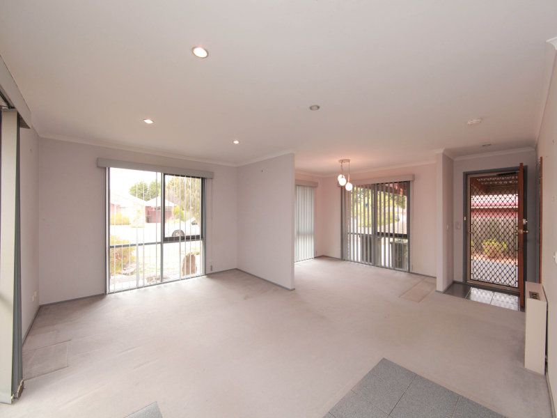 31 Romano Avenue MILL PARK, 31 Romano Avenue Mill Park - Thumbnail 5