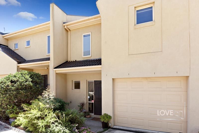 Inner city living with an abundance of space!