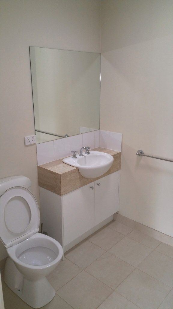 MODERN 3 BEDROOM HOME IN AURORA ESTATE..