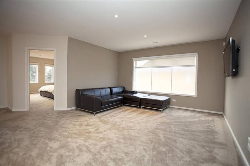***APPROVED APPLICATION PENDING*** SPACIOUS, STYLISH & A SUPERB LOCATION!! PERFECT 4 BEDROOM FAMILY HOME!!