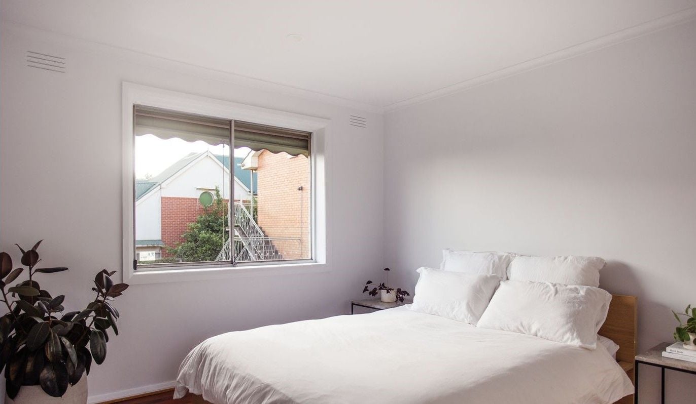 Beautifully Renovated, Secure One Bedroom Apartment