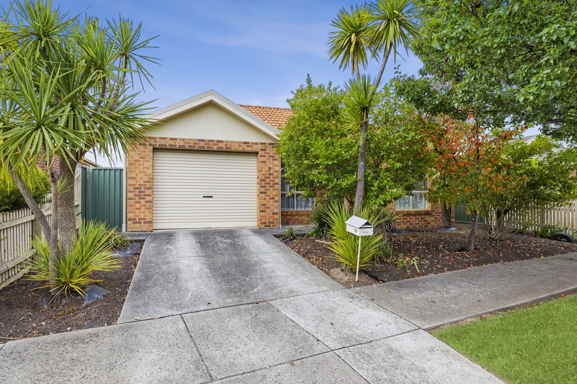18 Domain Gardens Sebastopol VIC, Sebastopol - Thumbnail 2