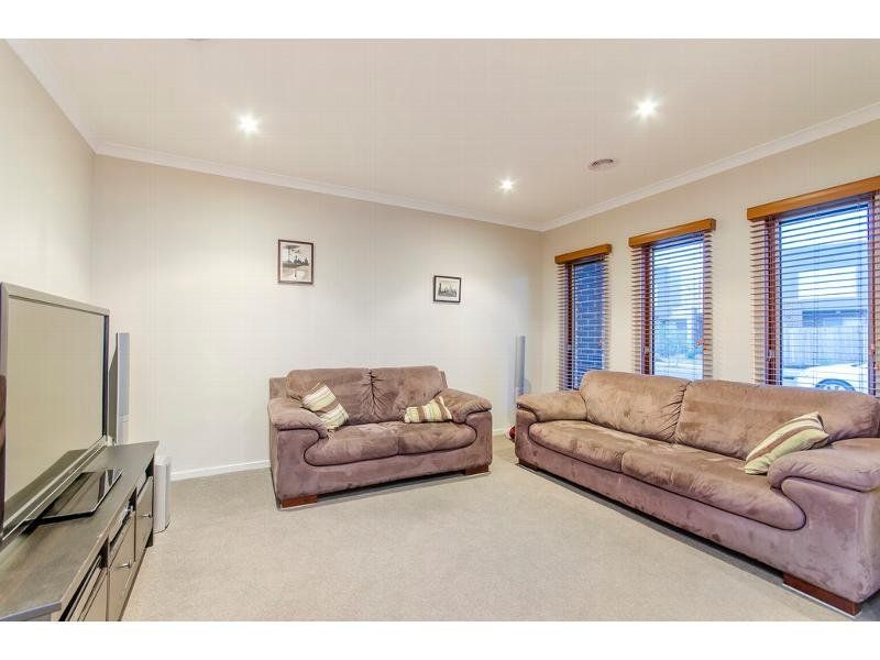 8 Mowbray Drive OCEAN GROVE VIC, Ocean Grove - Thumbnail 5