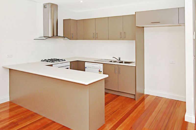 2/33 Martin Street, Thornbury