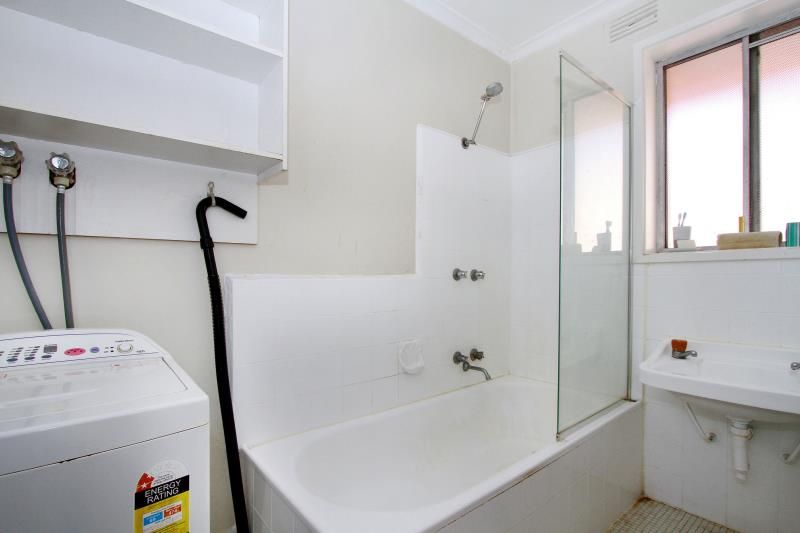Look no further! Spacious two bedroom apartment ready to go!