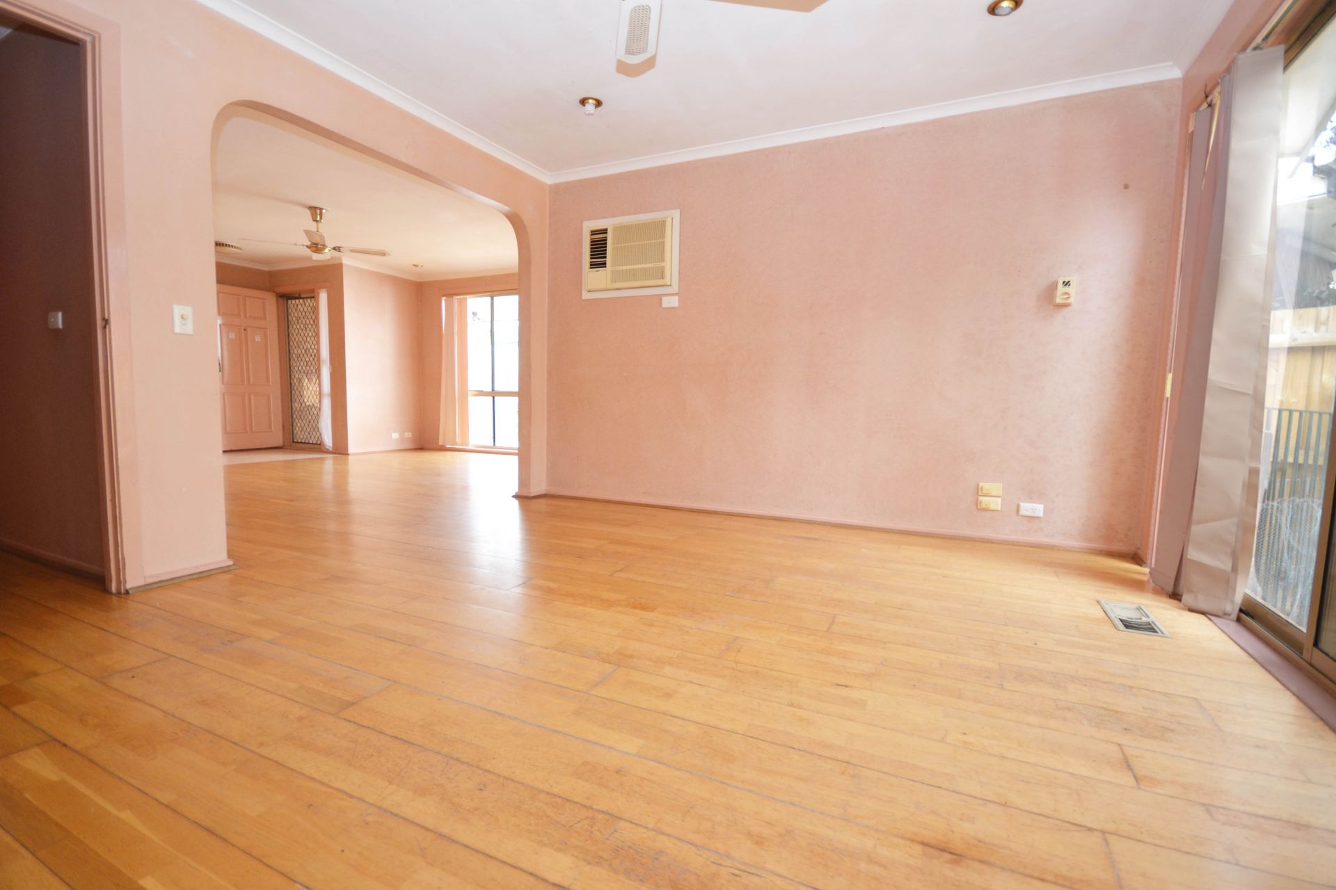 THREE BEDROOM BRICK VENEER HOME!