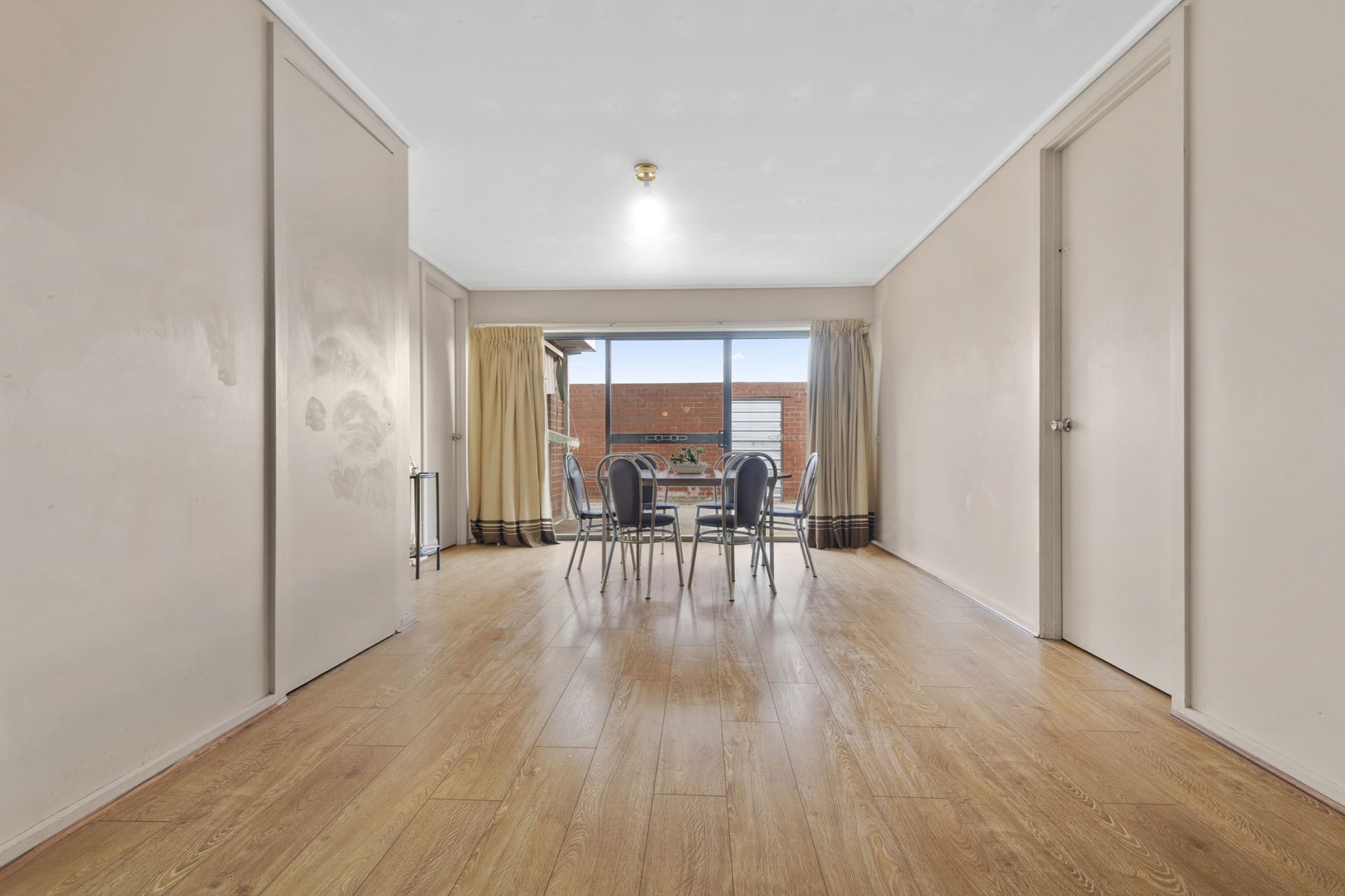 COMBINED INDUSTRIAL AND LIVING SPACE