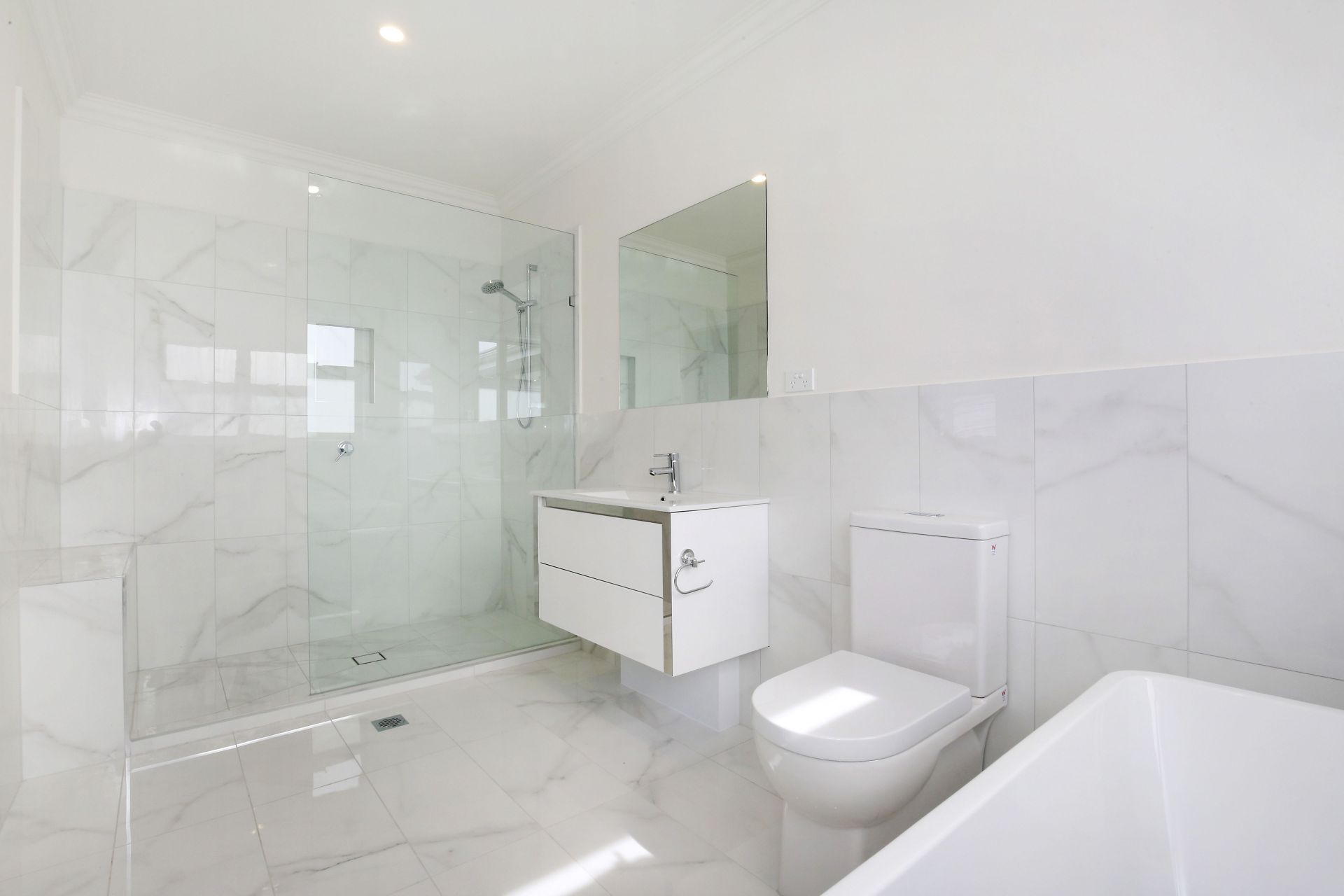 CONTEMPORARY ELEGANCE & STYLE