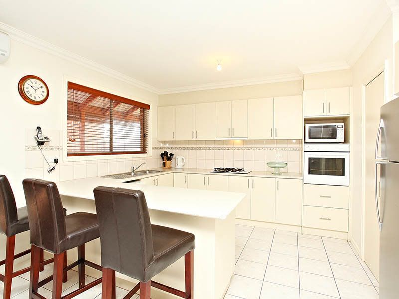 47 Grampians Way, Caroline Springs - Thumbnail 3