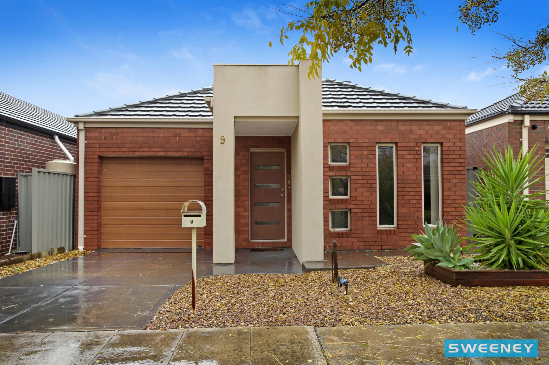 9 Viewbank Walk, Caroline Springs - Thumbnail 2