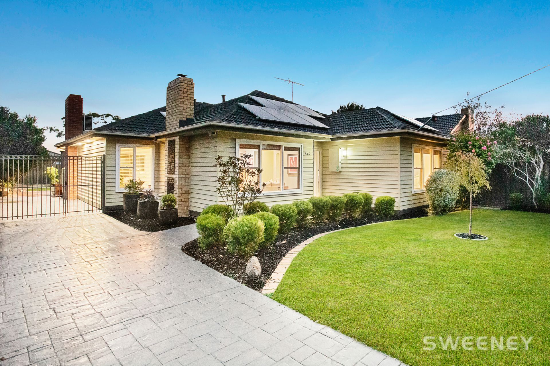 246 Civic Parade, Altona - Thumbnail 2