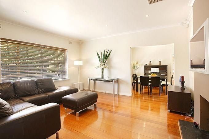 **Modern Family Residence**