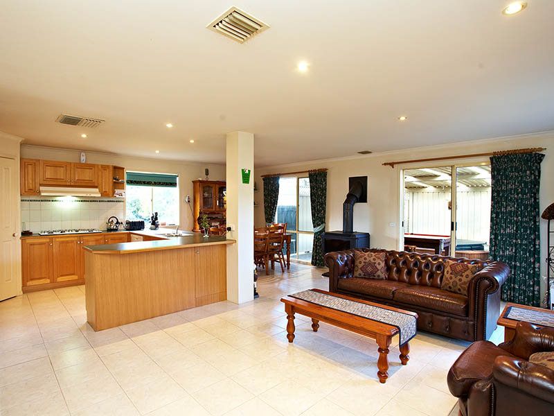 8 Addison Place, Seabrook - Thumbnail 4