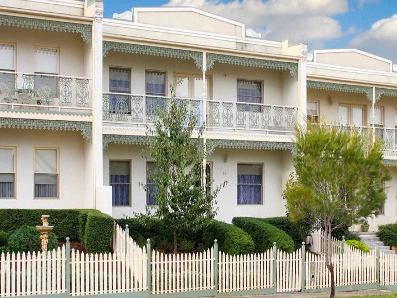 STYLISH AND PRESTIGIOUS LOCATION