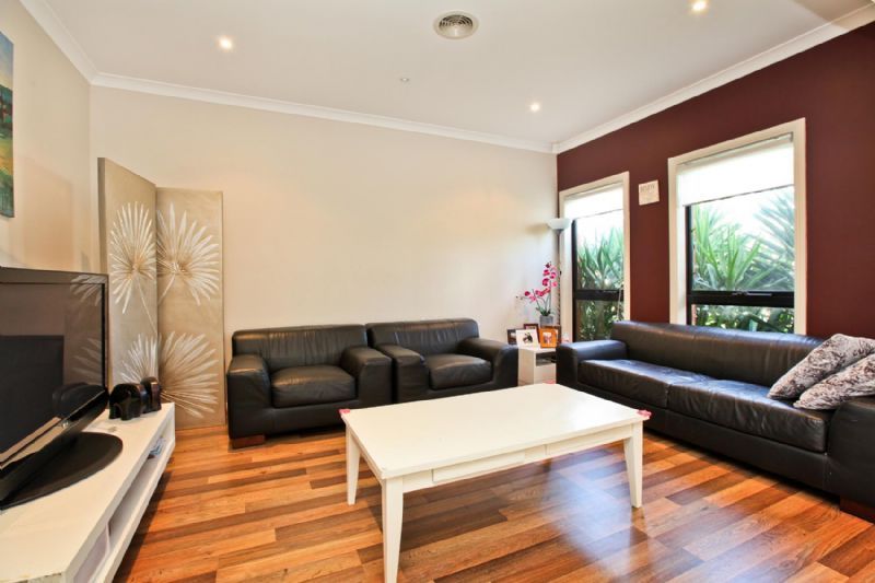 11 Broadway, Caroline Springs - Thumbnail 3