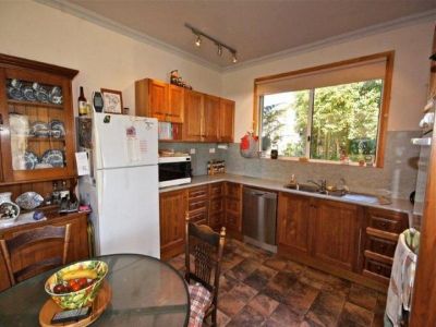 3
 
 
 
  
 
 
 2
 
 
 
  
 
 
 4
 
 
 
 
 
 
 
 70 Foster Street, RAILTON TAS 7305, Railton - Thumbnail 8
