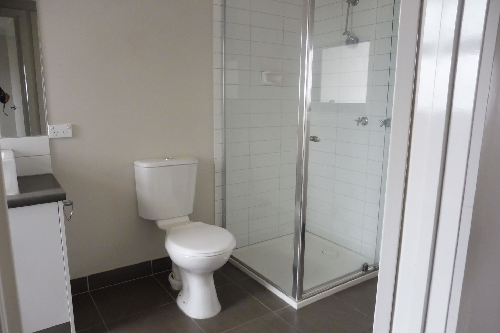 3 BEDROOM TOWNHOUSE.