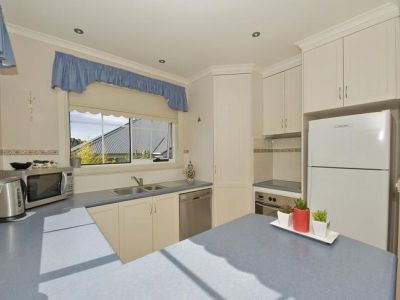 1/16 St. Andrews Drive, DEVONPORT, Devonport - Thumbnail 5
