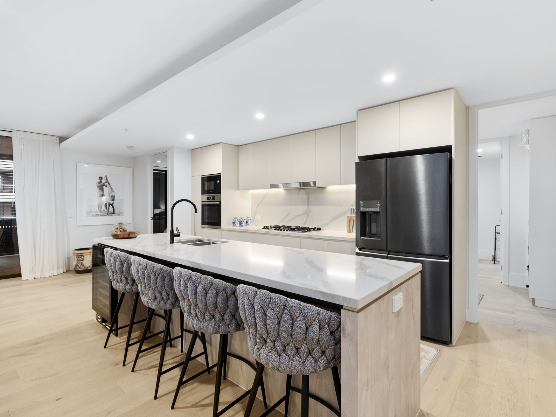1301/5 Pacific Street, Main Beach - Thumbnail 4