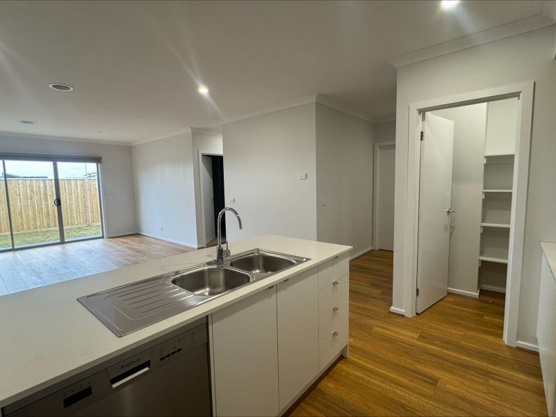 43 Urquhart Road, Tarneit