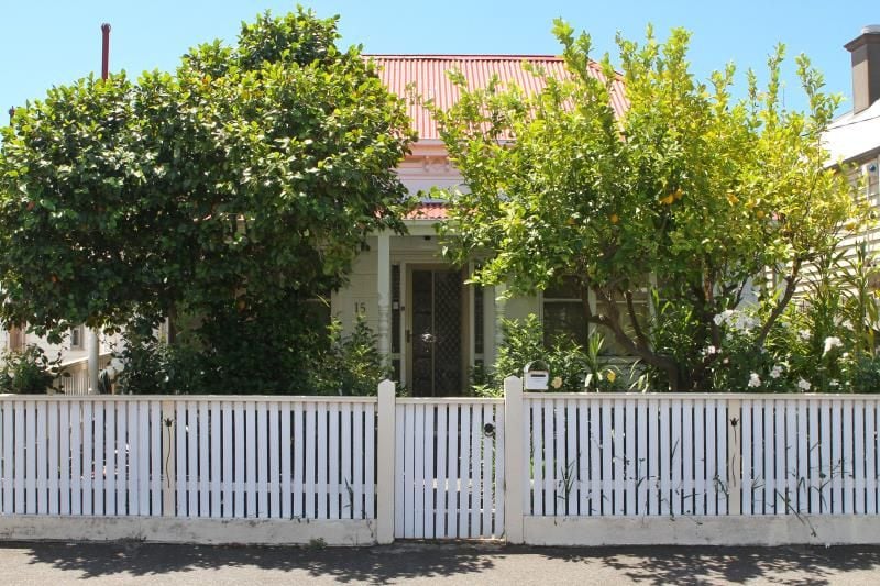 VICTORIAN CHARM WITH CITY COMFORTS