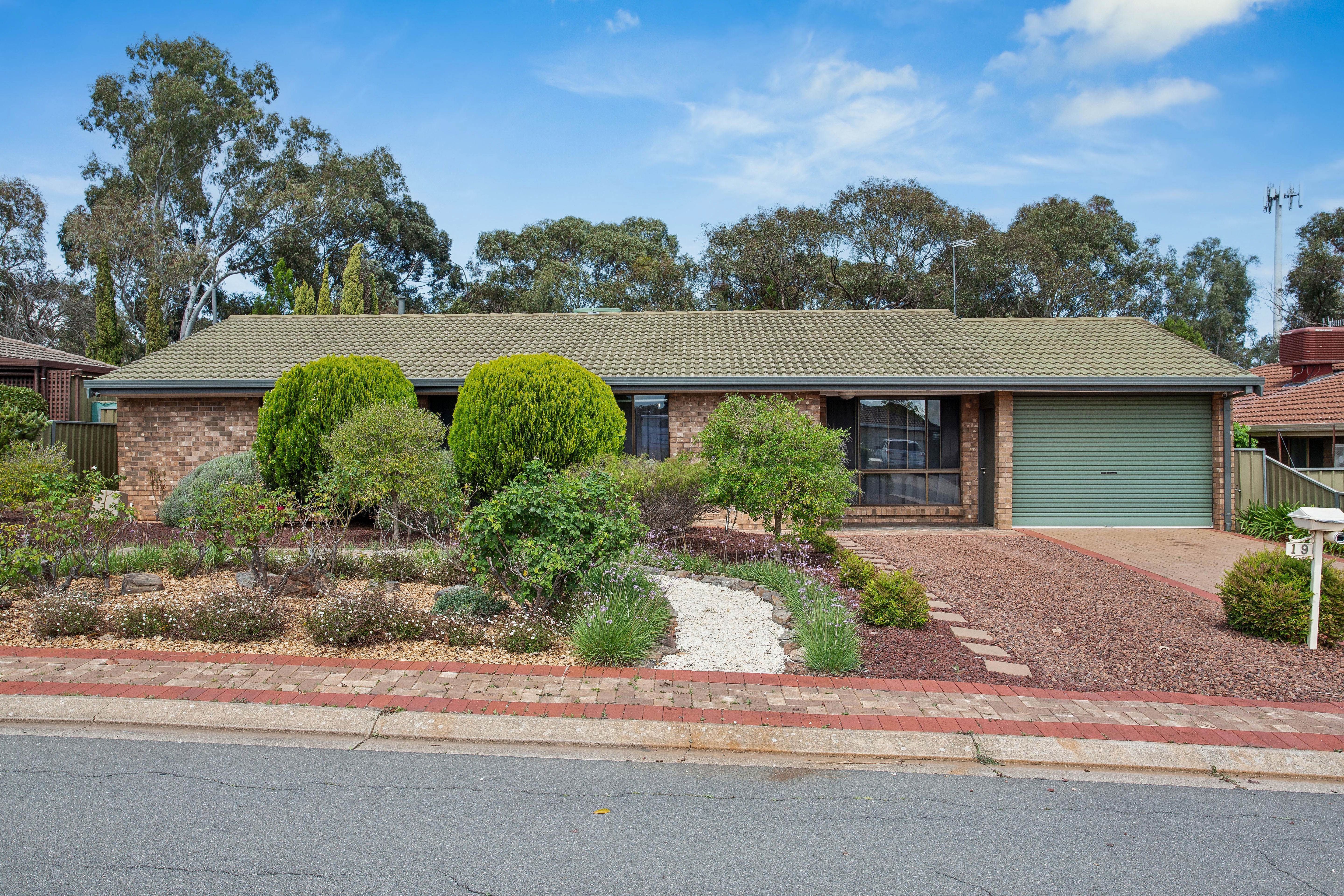 19 Wanbi Court Craigmore 5114