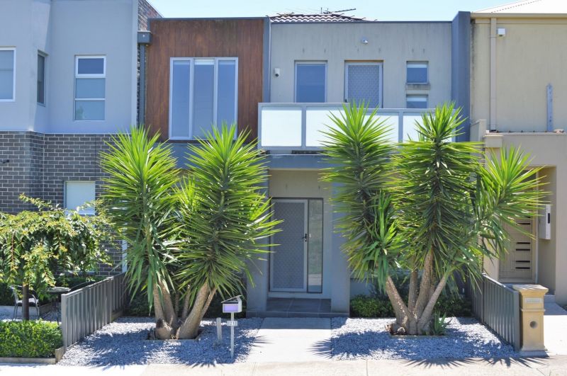 21 Knoll Walk, Epping
