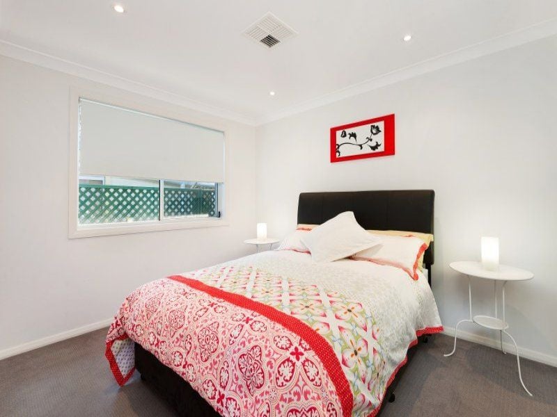 33 Taronga Parade, CARINGBAH, Caringbah - Thumbnail 5