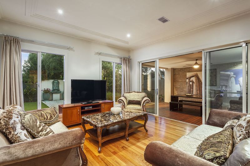 8 Yarrbat Avenue, Balwyn - Thumbnail 2
