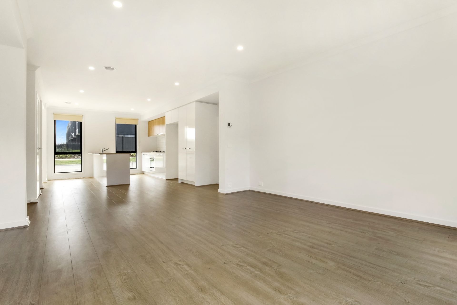 MODERN STYLISH LIVING   *Insp Thurs 20th Feb @ 4:30pm*