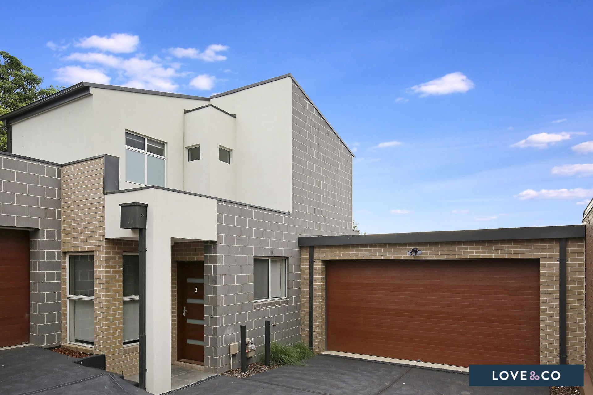 PRESTIGE, STYLE AND SUNFILLED COURTYARD