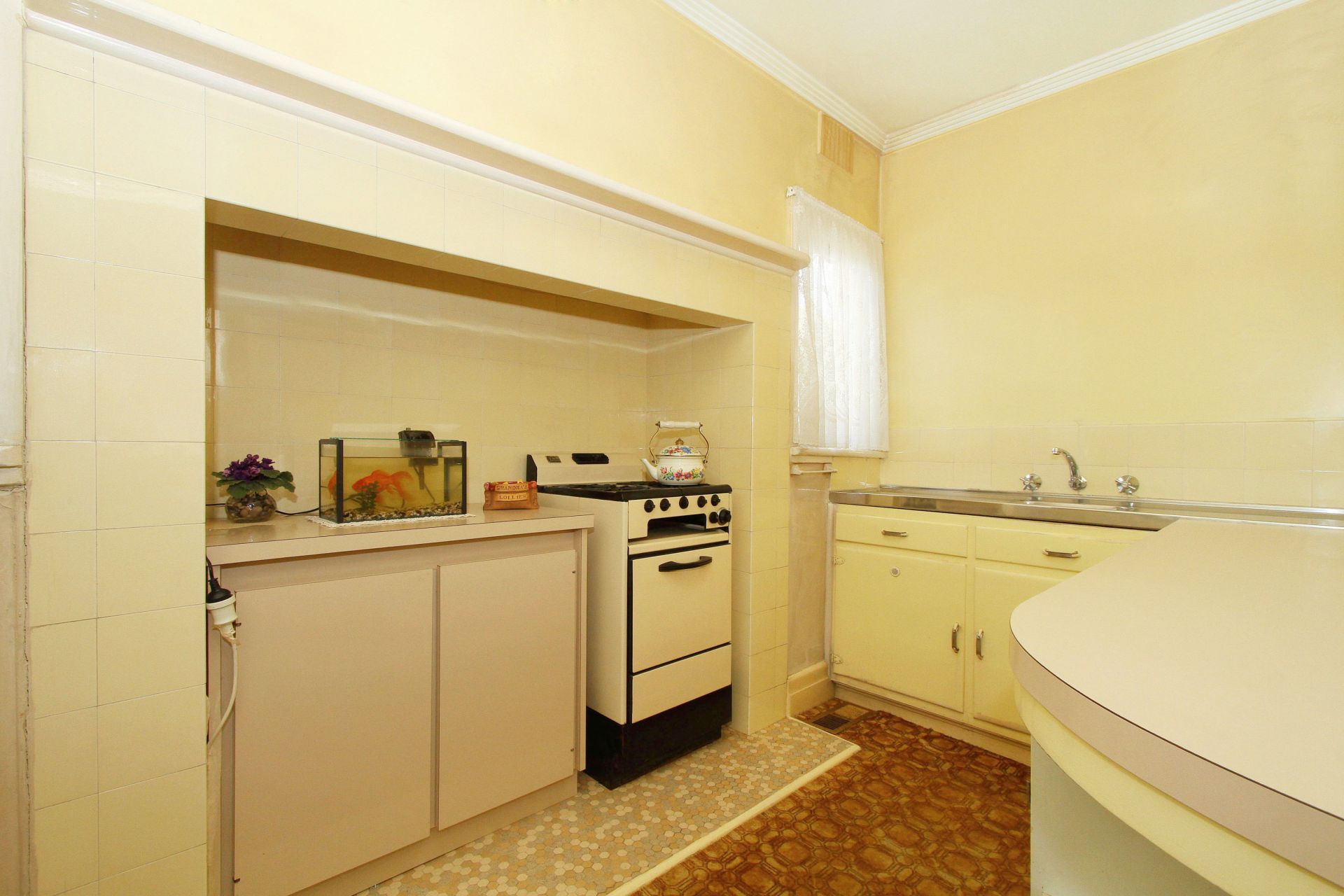 Auction This Saturday    -  SOLD   -    $695,000