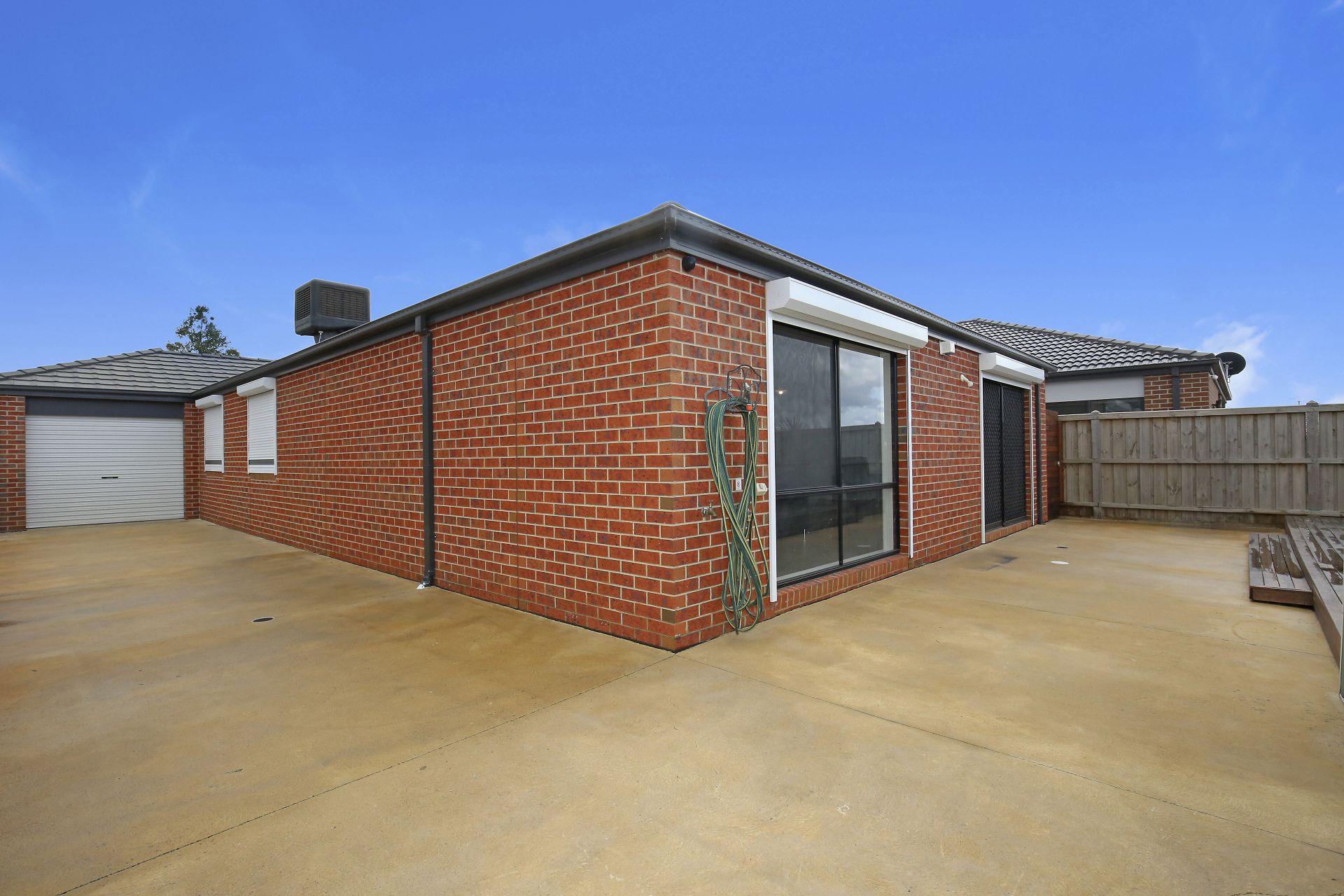 SPACIOUS IN A CENTRAL LOCATION OF MERRIFIELD ESTATE