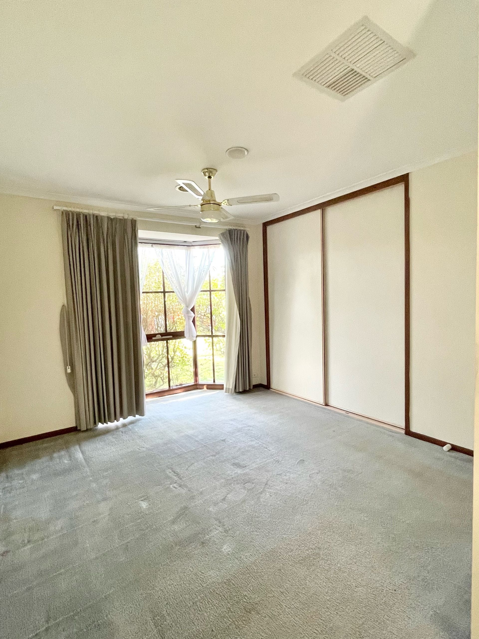 Well positioned home in a Great Location!!