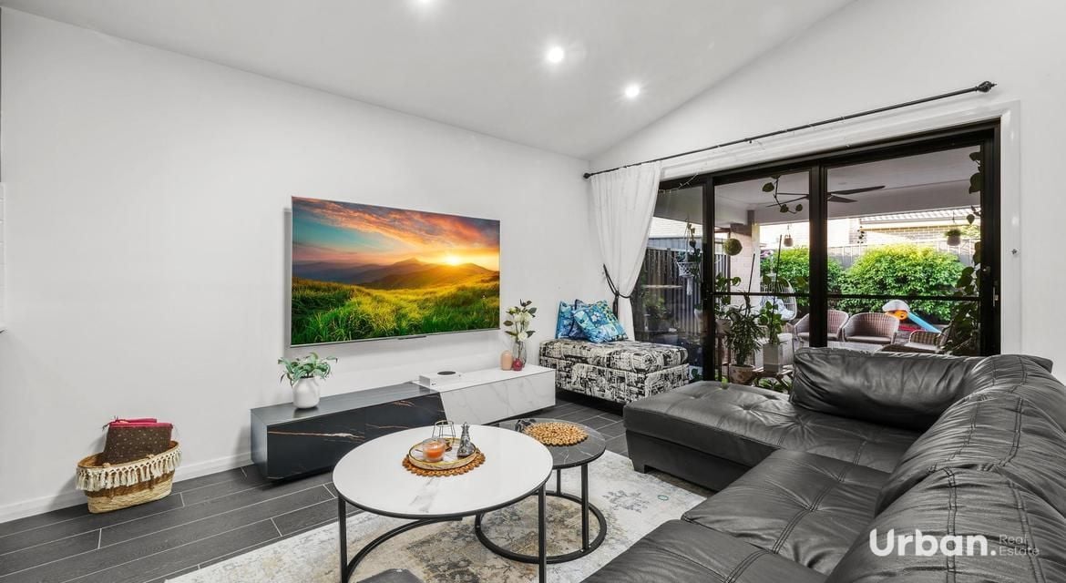 Leppington 14 Carnelian Street