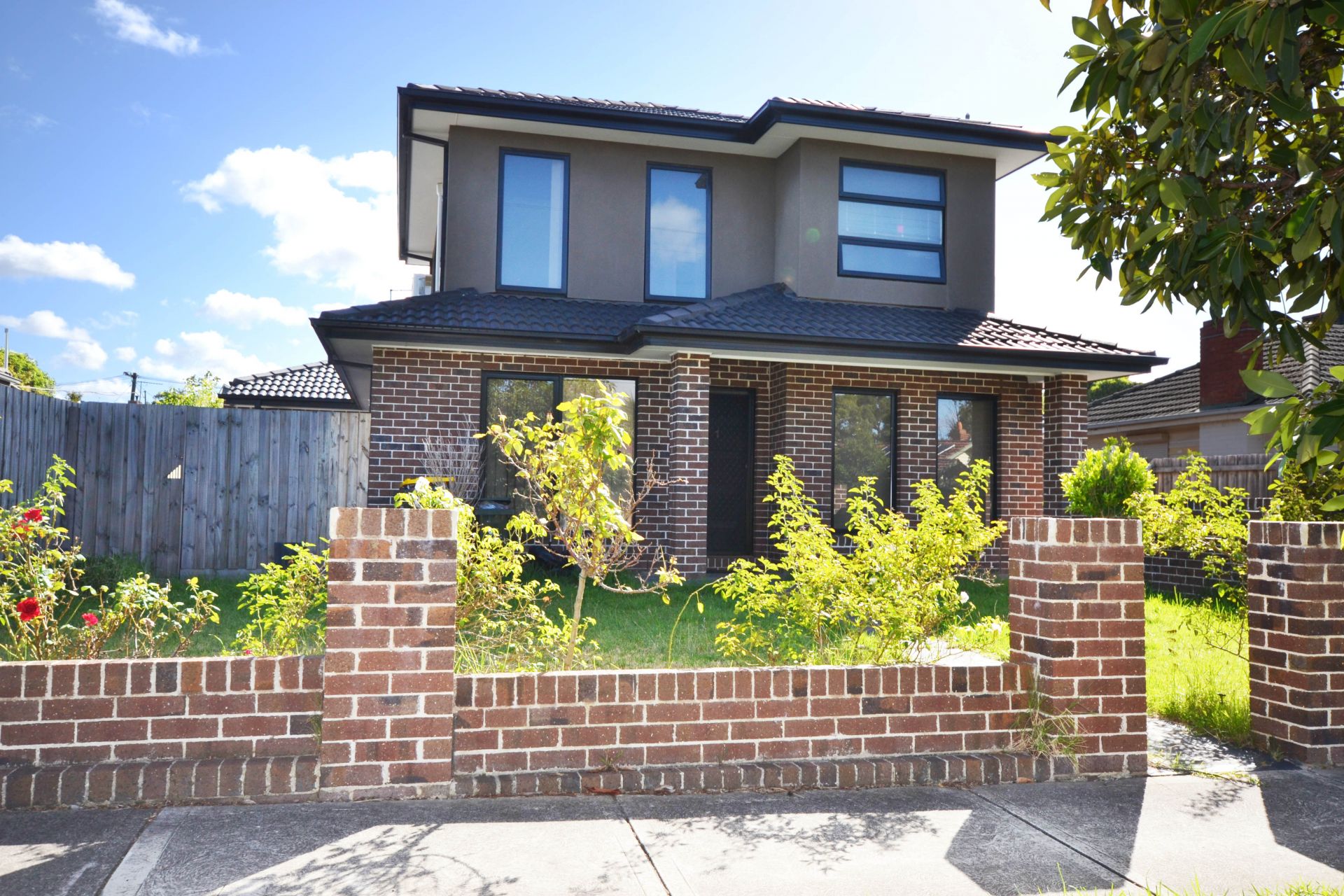 PERFECTLY PROPORTIONED & IMPRESSIVE THROUGHOUT