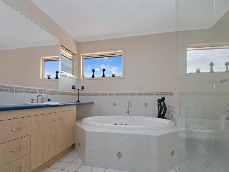 1 Bongaree Drive PELICAN WATERS QLD, Pelican Waters - Thumbnail 6