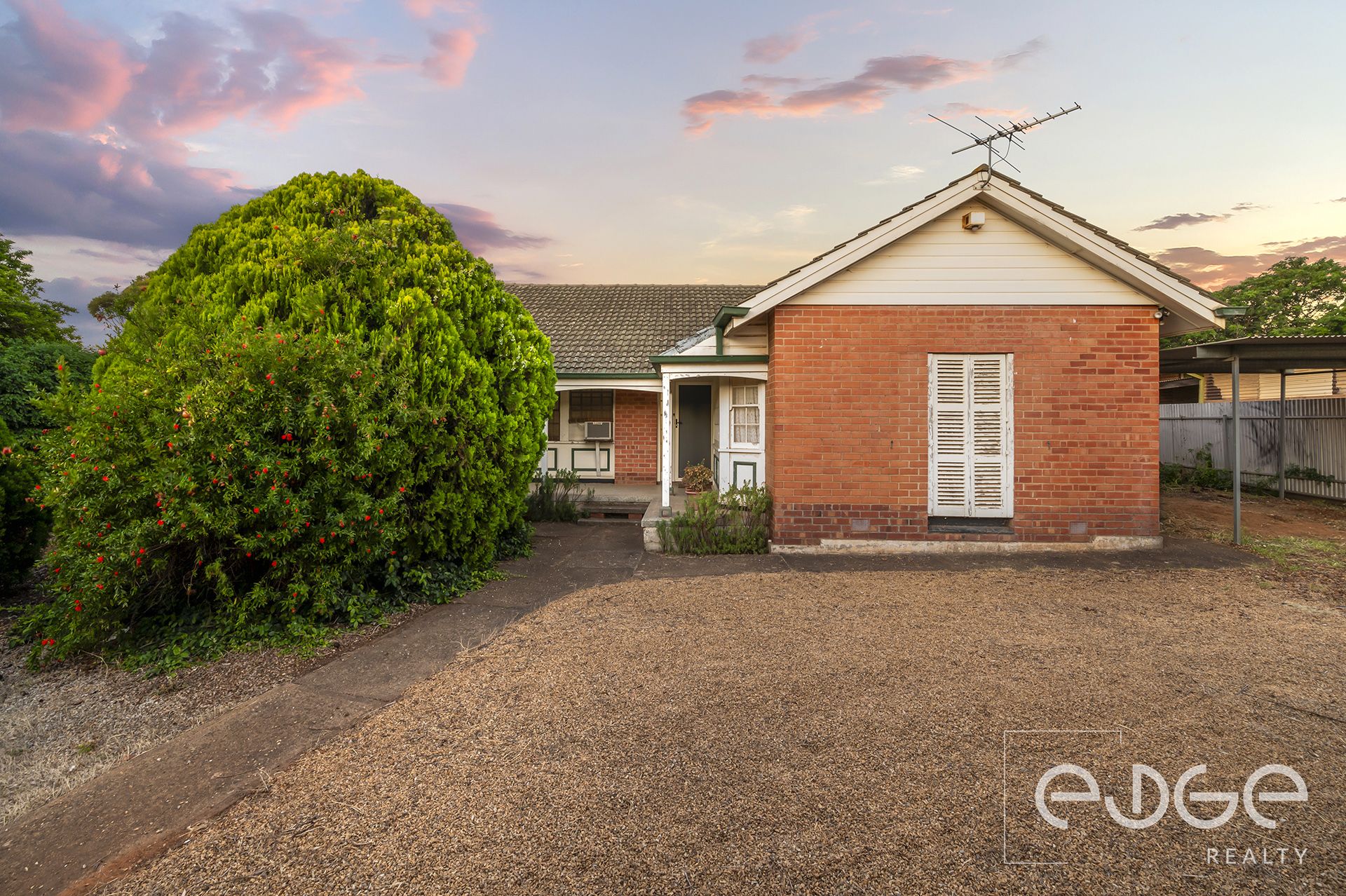 52 Petherton Road, DAVOREN PARK Edge Realty